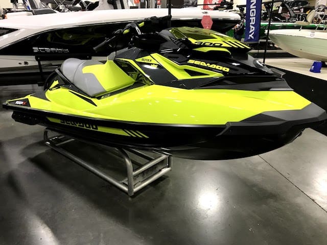 Best Jet Ski For Beginners - It’s Not What You Think! - Steven in Sales